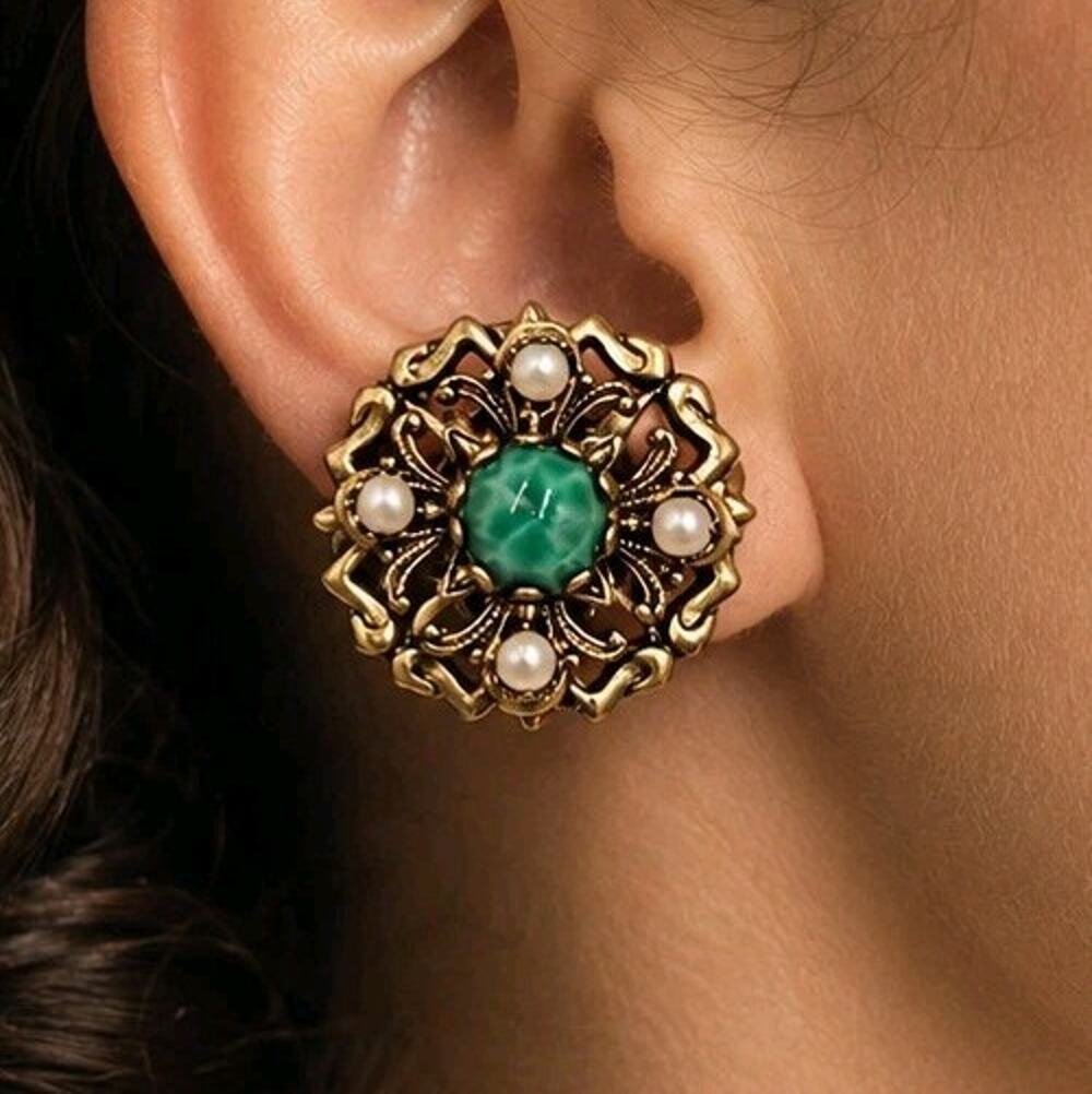 Vtg Green Glass Faux Pearl Gold Tone Filigree Clip-on Earrings Victorian Revival